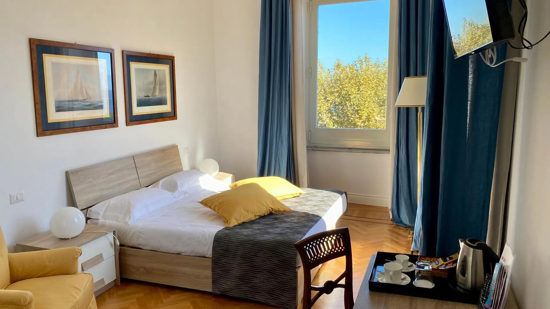 Palazzo Mele Residence Naples 0*,  Italy
